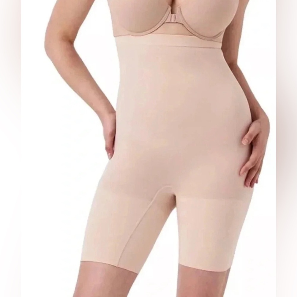 SPANX Higher Power High Waisted Shaper Short